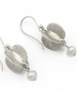 Earrings small combretum seed pod: 925 Sterling Silver, white freshwater pearls