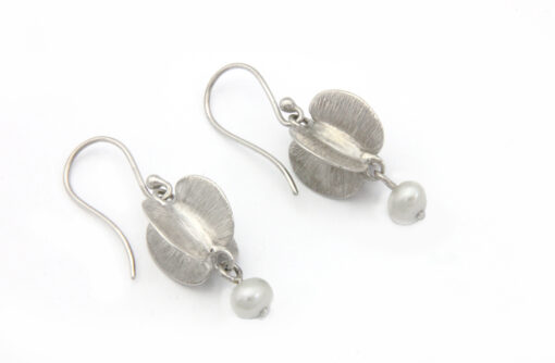 Earrings small combretum seed pod: 925 Sterling Silver, white freshwater pearls