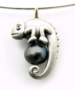 Pendant with necklace*, chameleon: 925 Sterling Silver, grey - black freshwater pearl